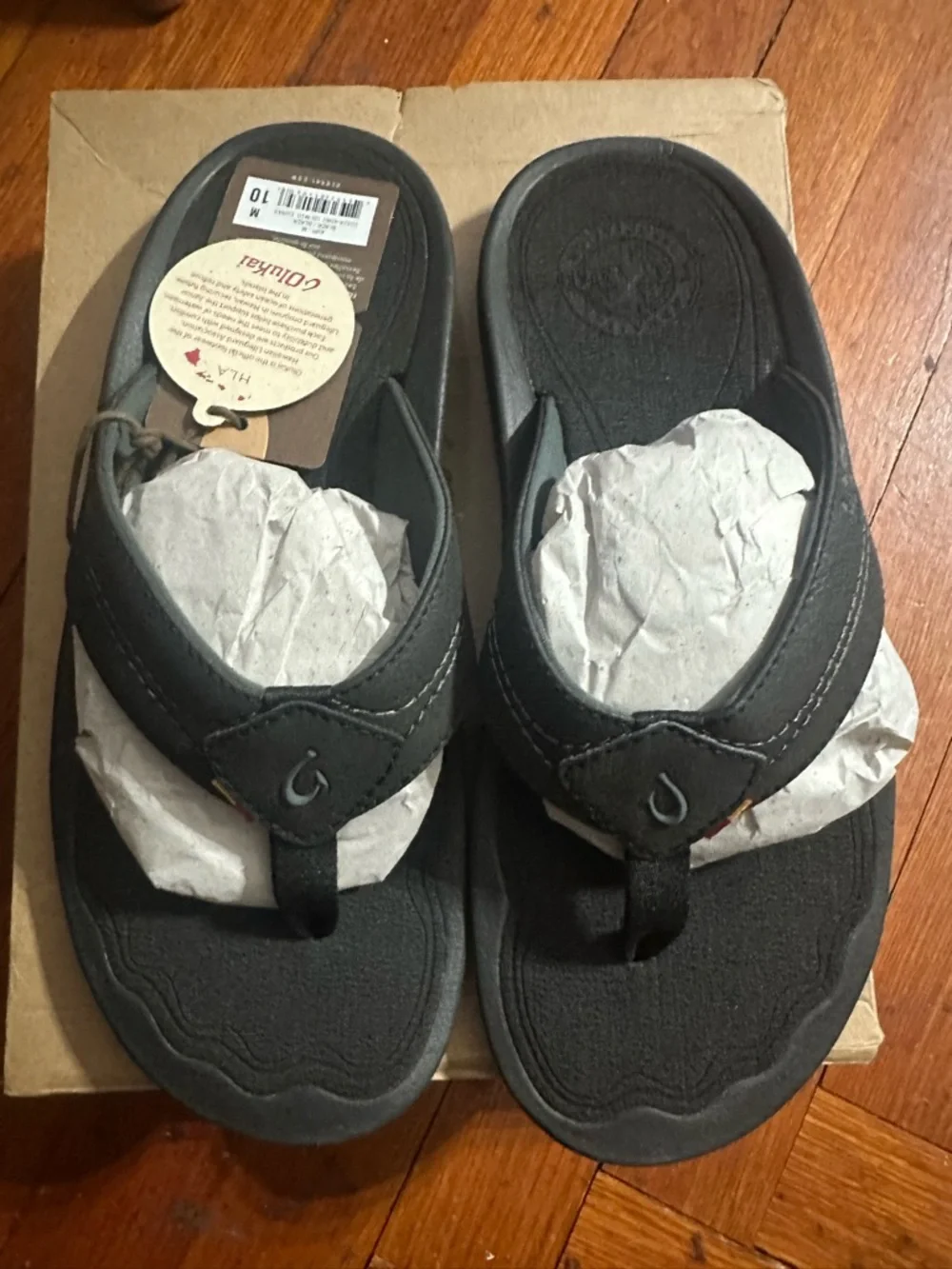 OluKai Men's Black Leather Thong Sandals